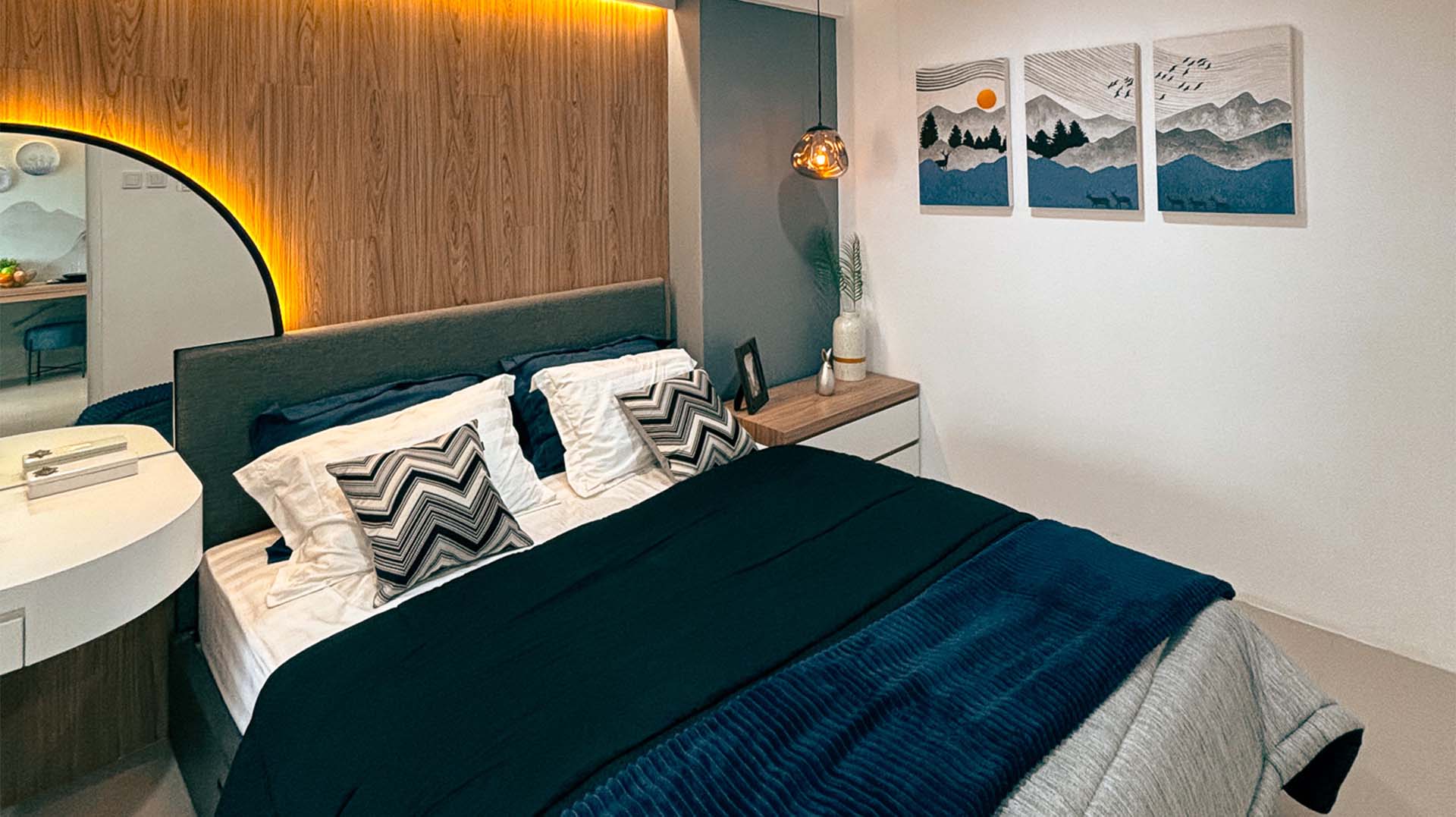 Carousel-2br-01 Carousel-2br-01